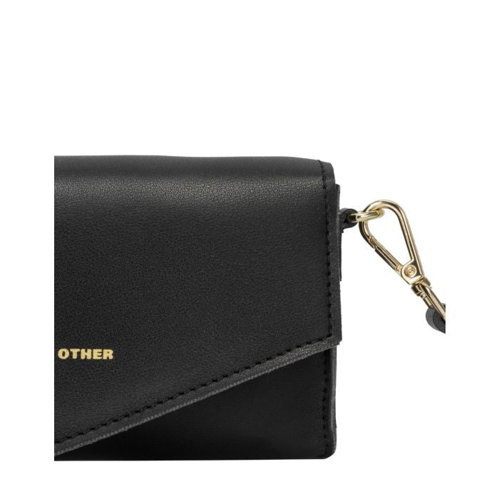 every-other-flapover-shoulder-bag-black-2