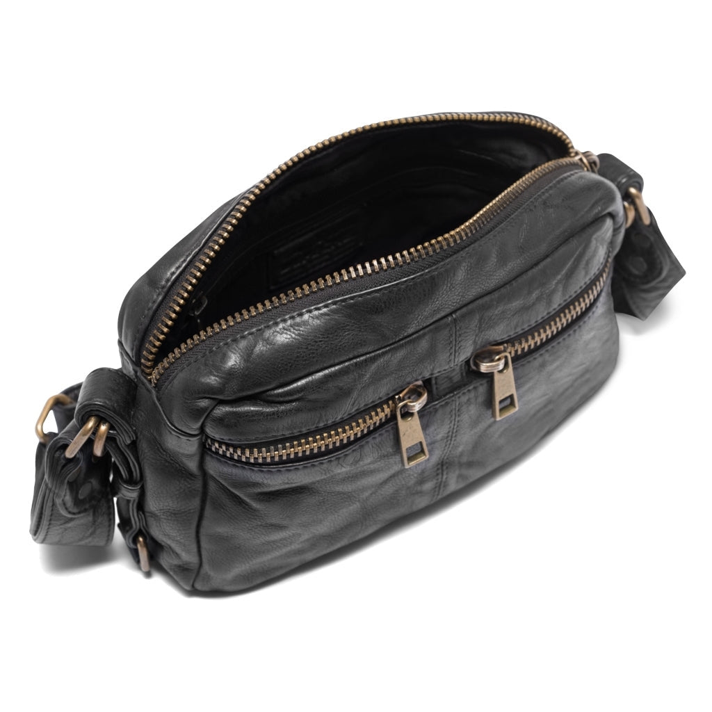 Lovely_leather_crossbody_bag_in_a_simple_design-Cross_over-15320-099_Black_Nero_-1_1024x1024
