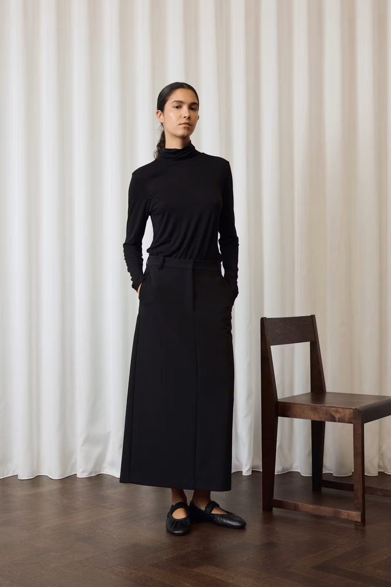 Hanadi Rollneck LS - Black
