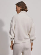 9f8e5a322ddd4d42d023aec9118924099274eae0_VAR01080_Davidson_HALF_ZIP_Sweat_IvoryMarl_033
