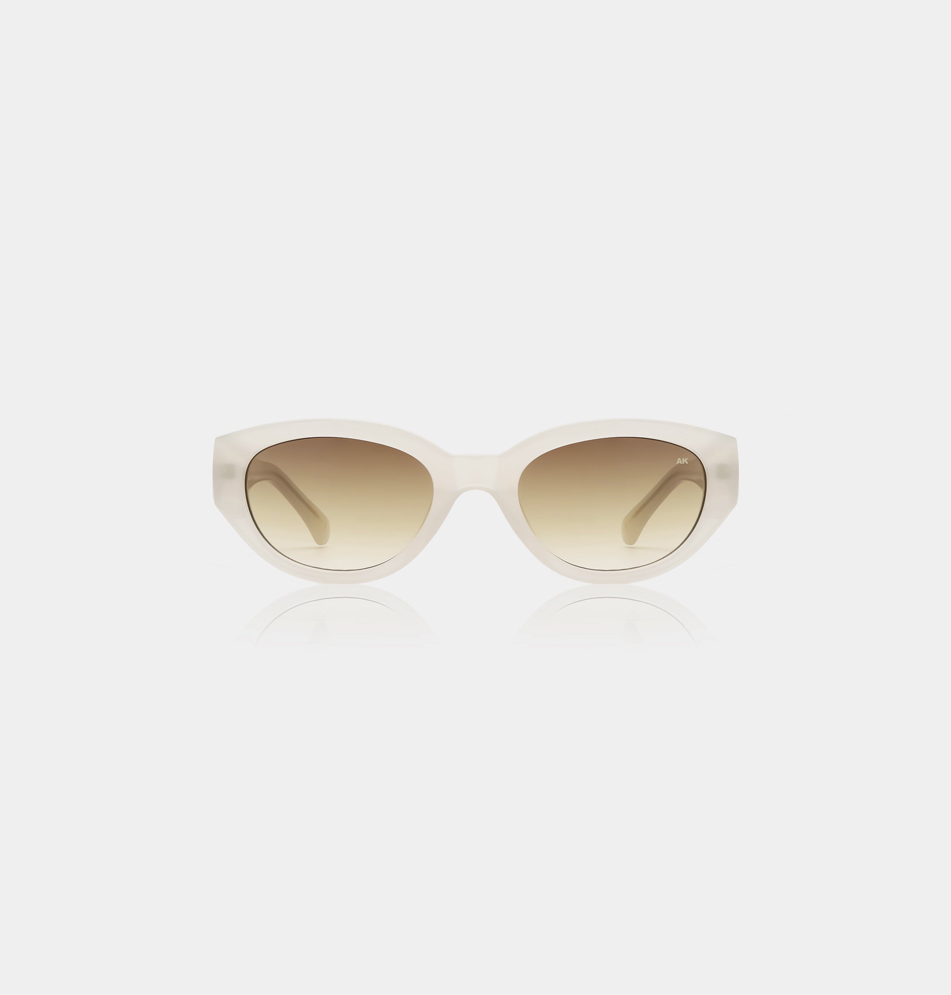 A.KJAERBEDE_WINNIE_18315_CREAM-BONE_FRONT-2