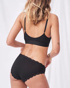 BLACK_KNICKER_4_a663a5fe-deac-4e7c-8371-cc7875fd75b3