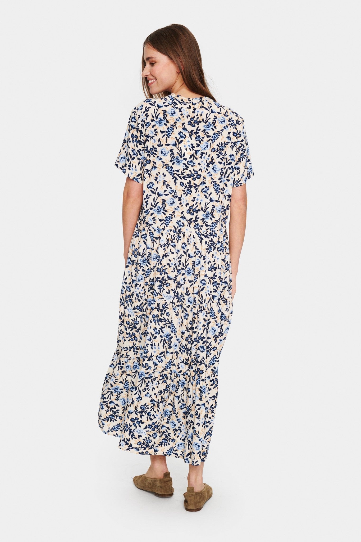 creme-backyard-floral-edasz-dress-4